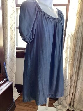 Beach Lunch Lounge Lyocell
Denim Like Dress Size Med. NWOT